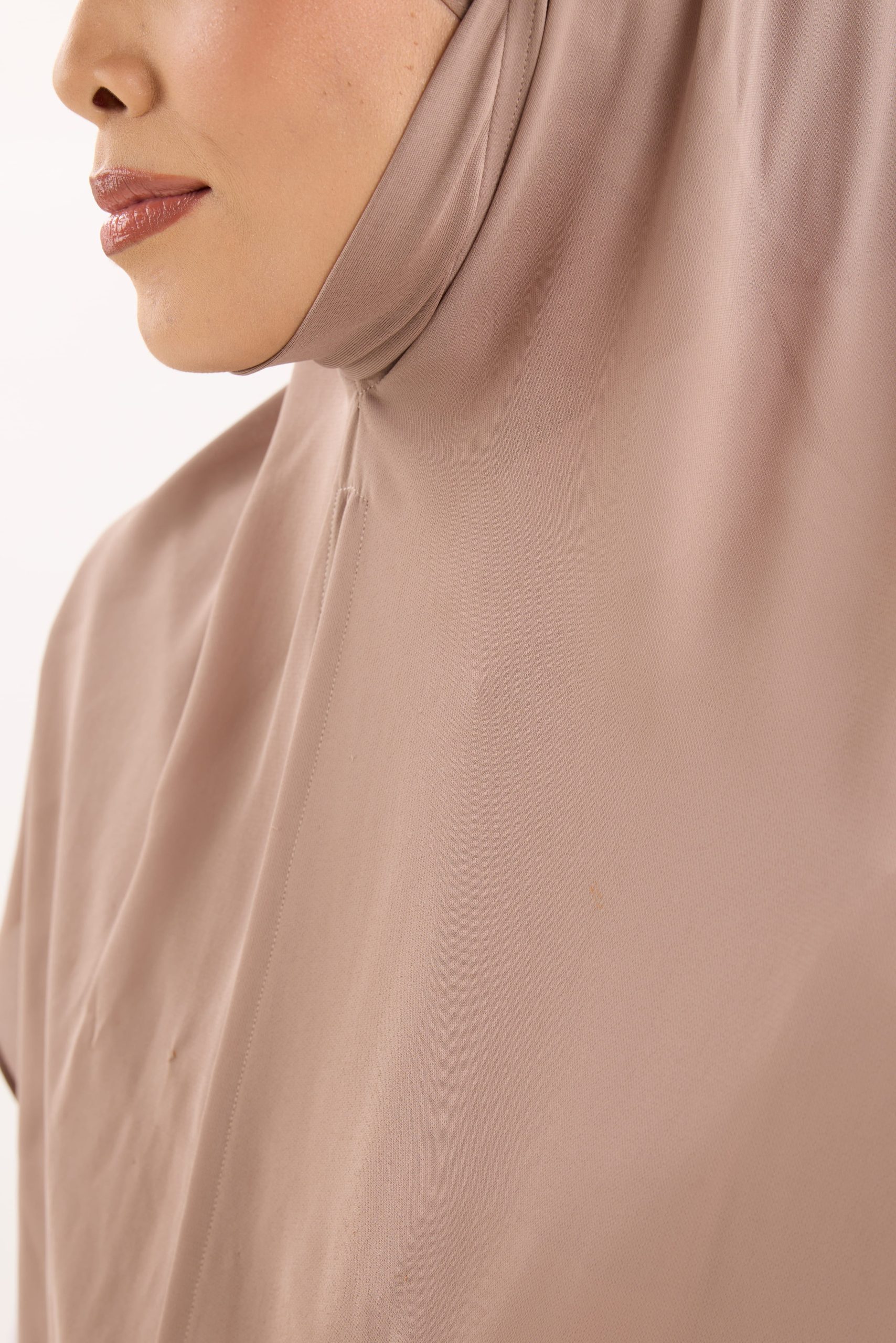 saja light brown instant hijab