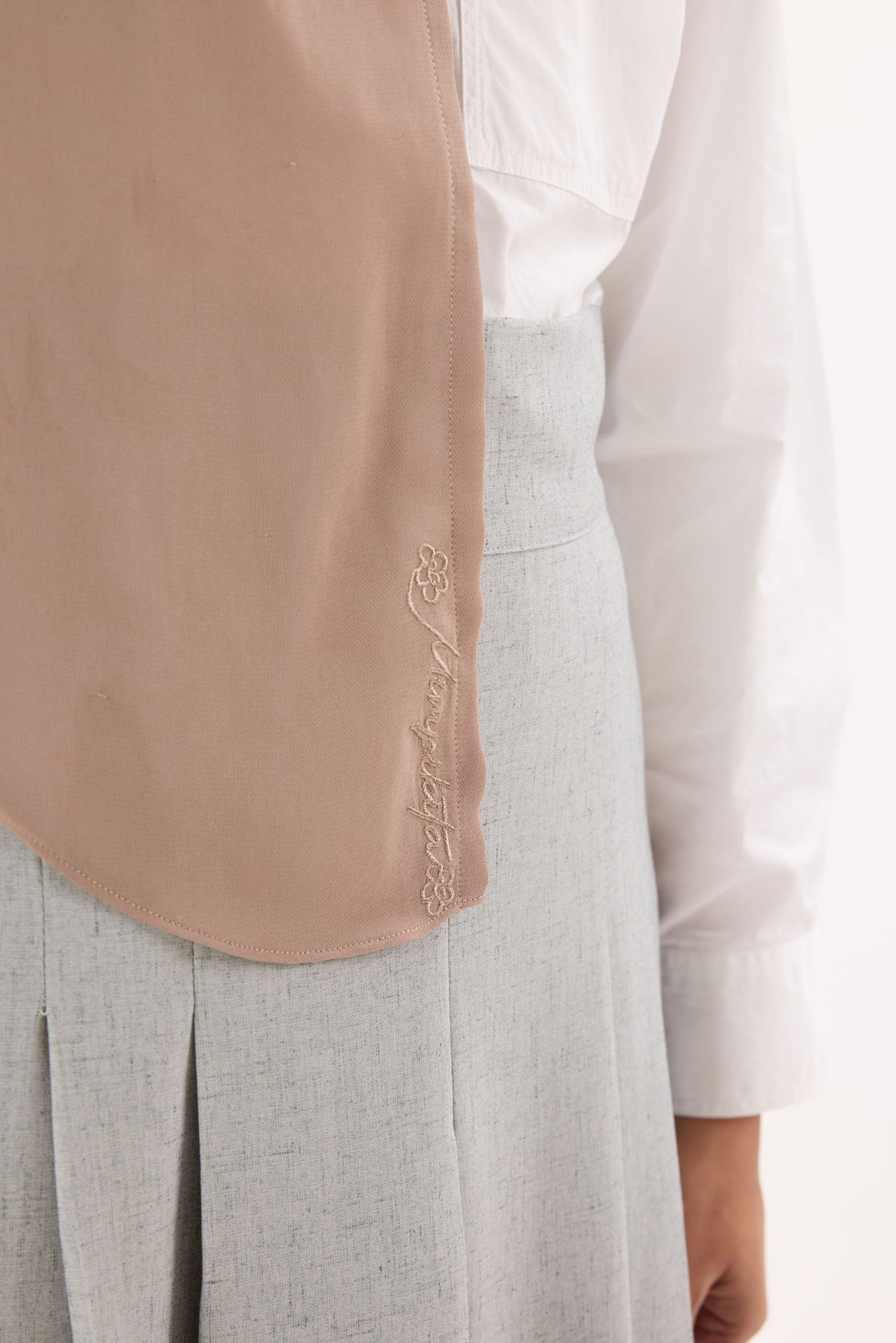 saja light brown instant hijab