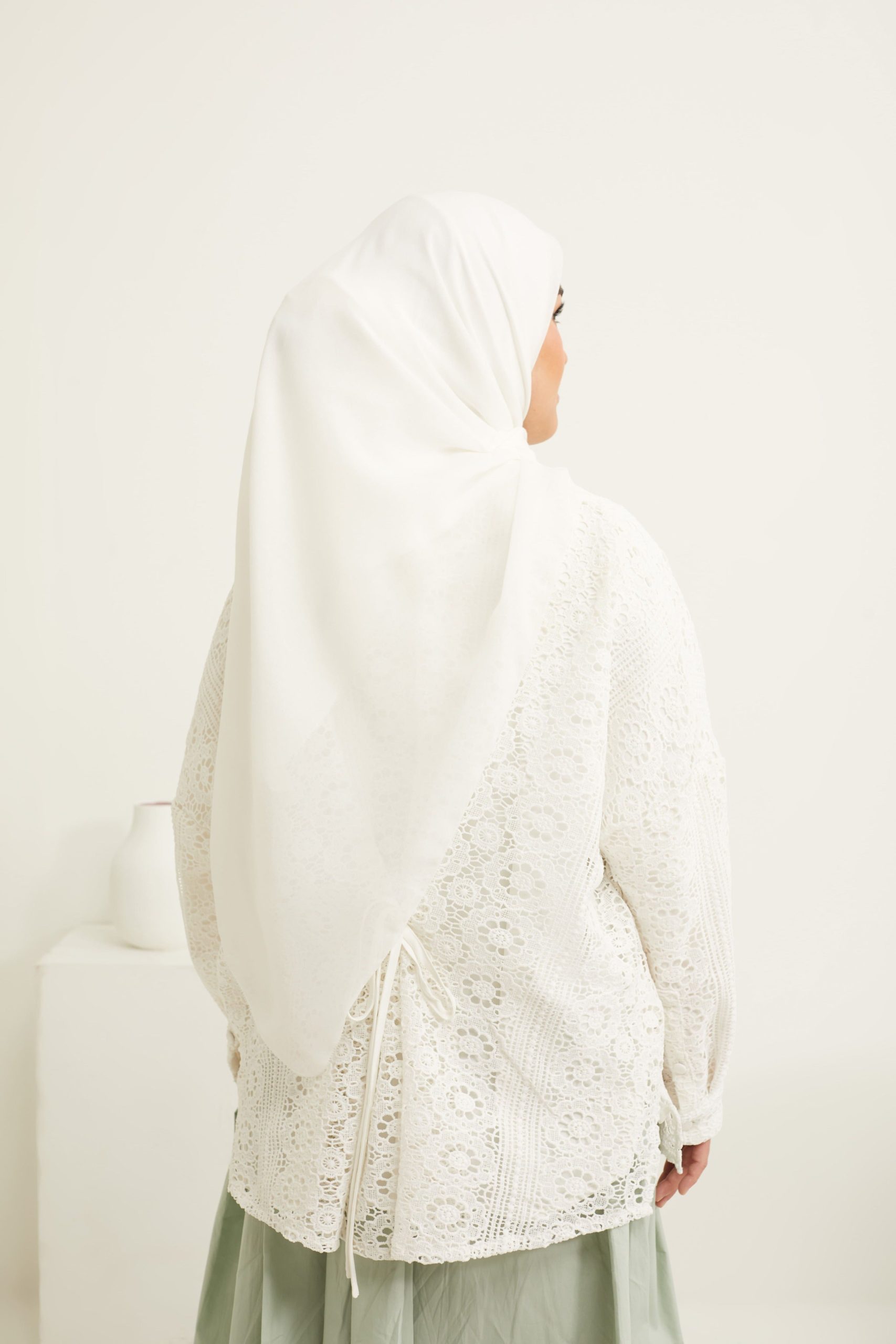 sajwa white square voile scarf (45 inch)
