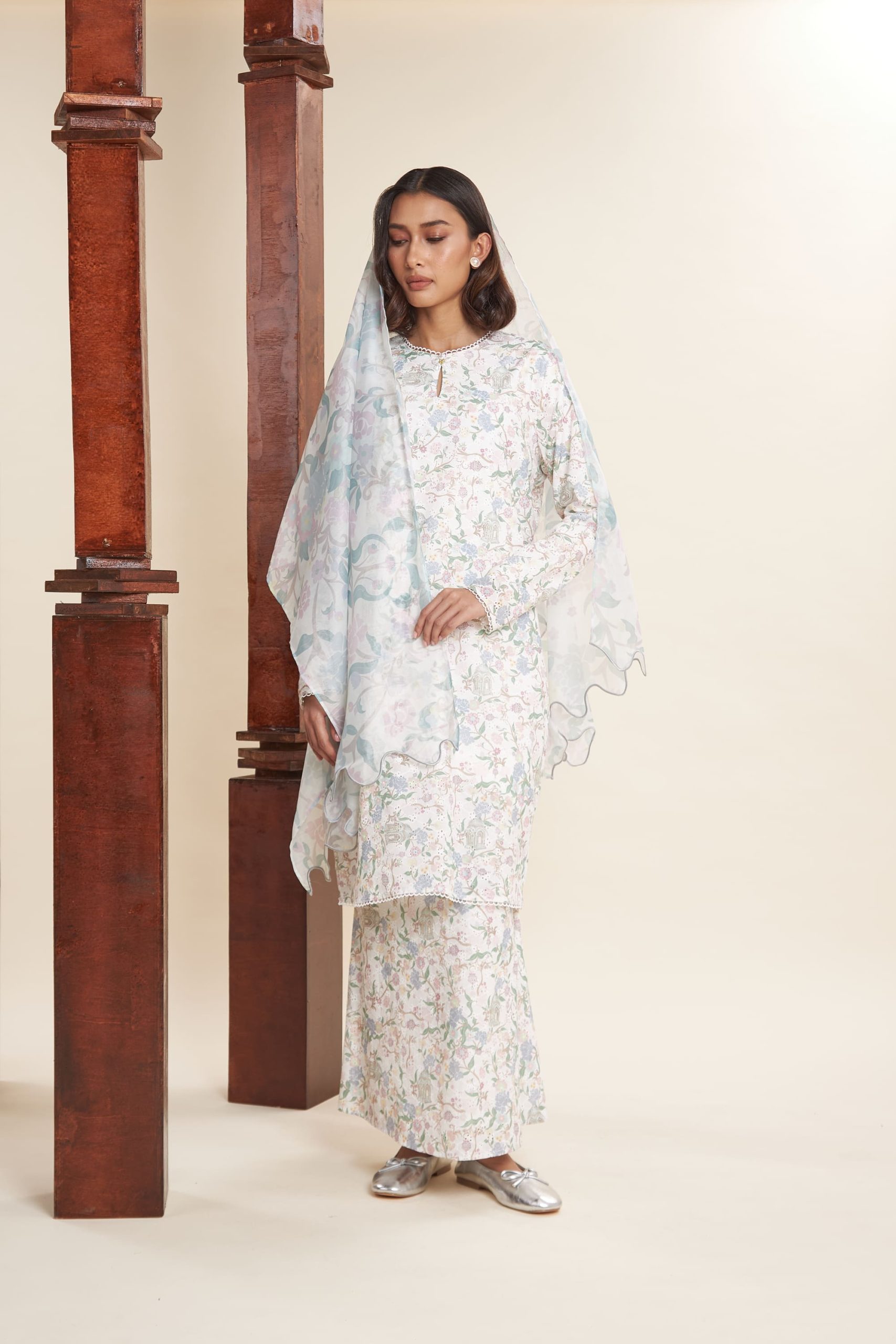 Katrina White Textured Modern Kurung Set - Image 4