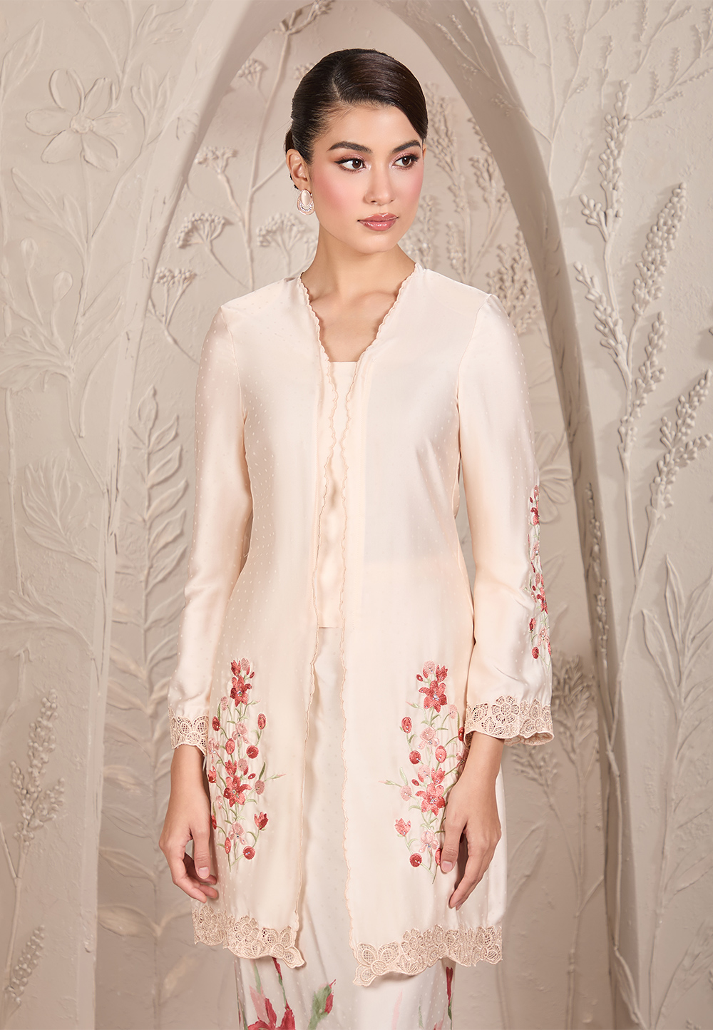 Aleen kebarung in light orange - Image 2