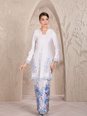 Aleen kebarung in lavender