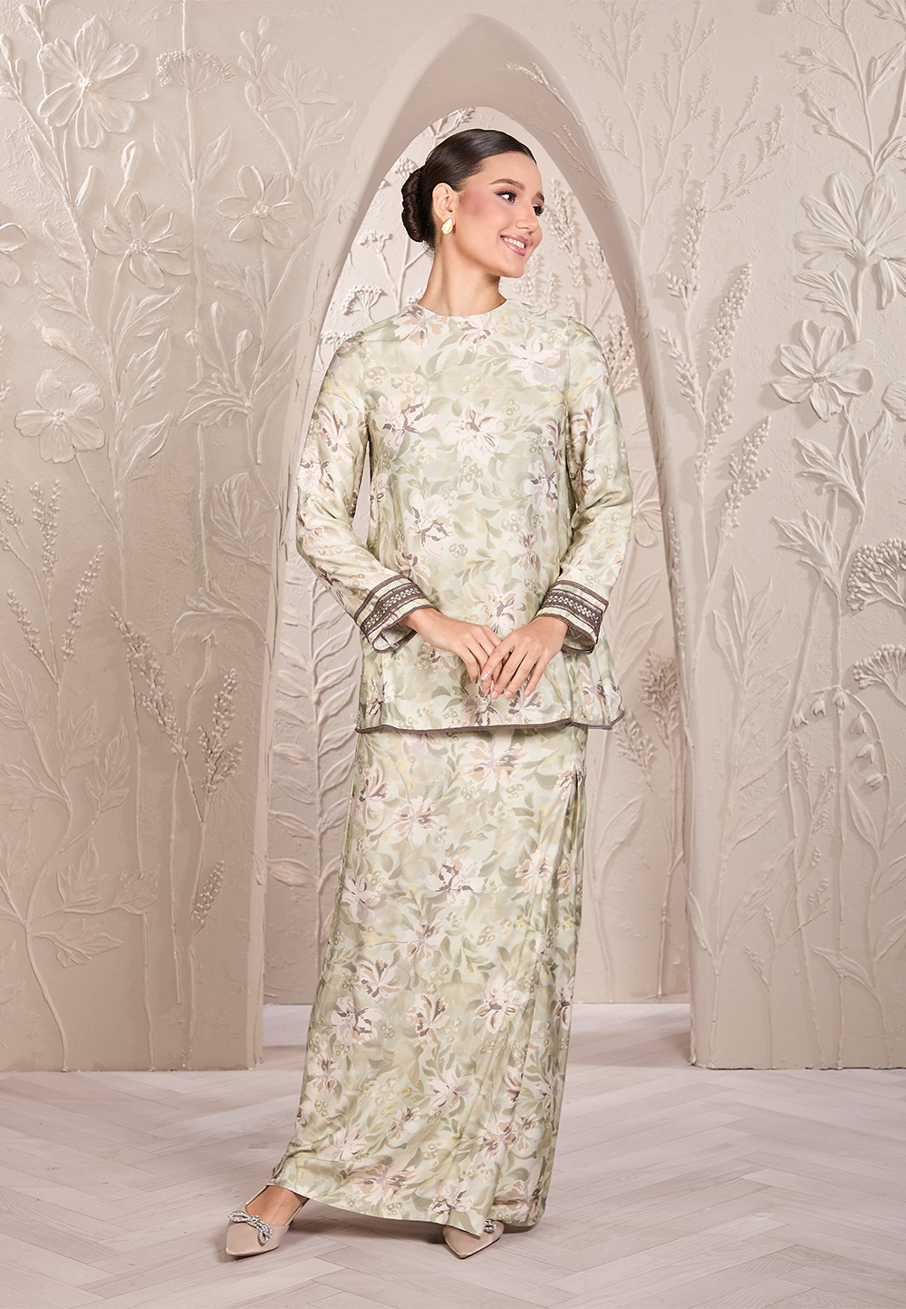 Nelia baju kurung in olive