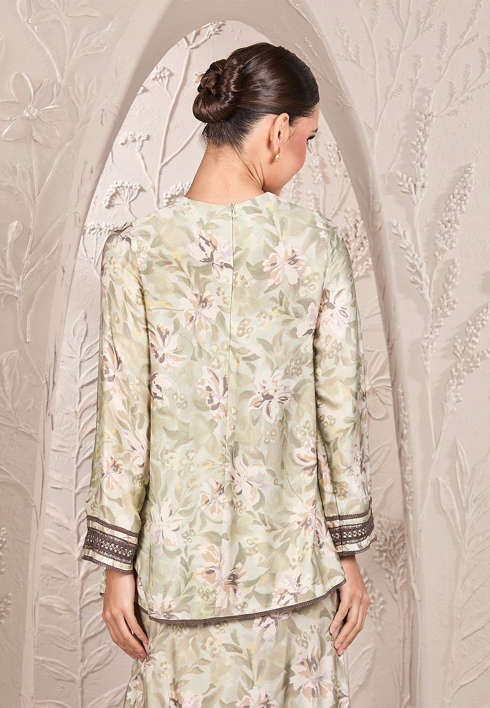 Nelia baju kurung in olive - Image 4