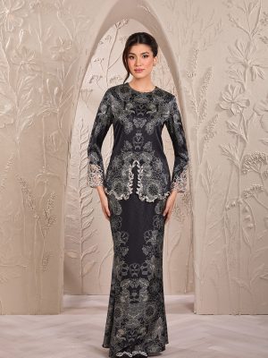 Umayma baju kurung in black