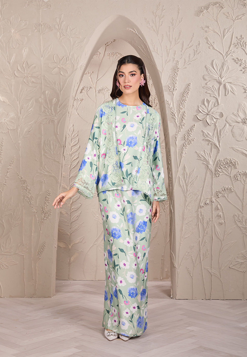 Jocelyn baju kurung in sage green