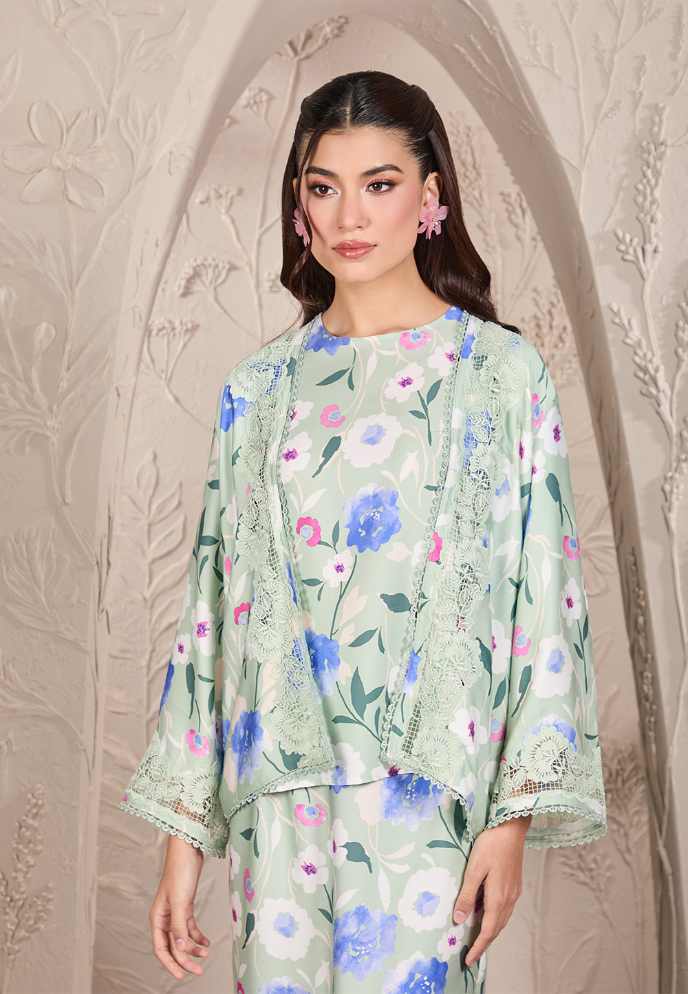 Jocelyn baju kurung in sage green - Image 4