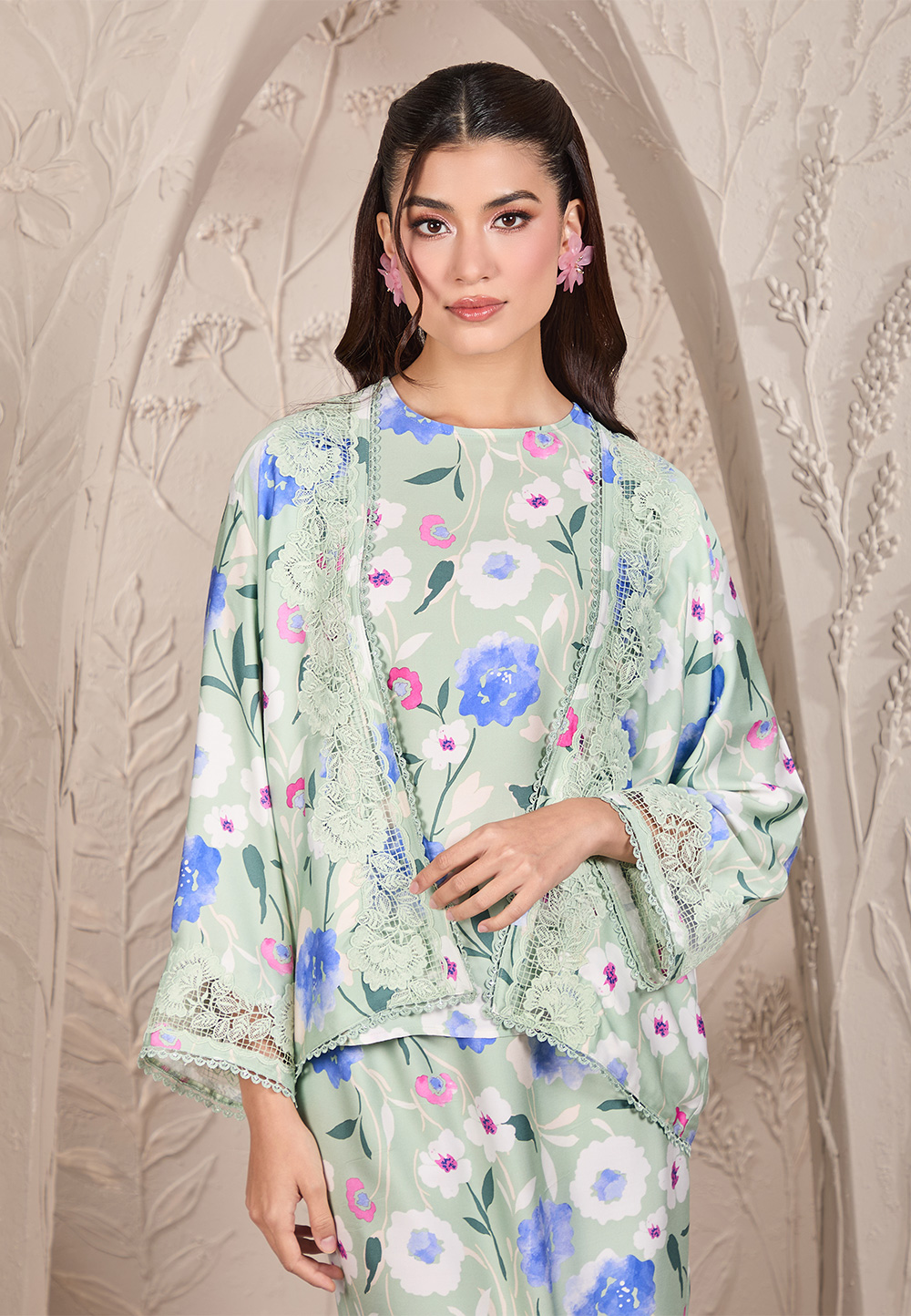 Jocelyn baju kurung in sage green - Image 5