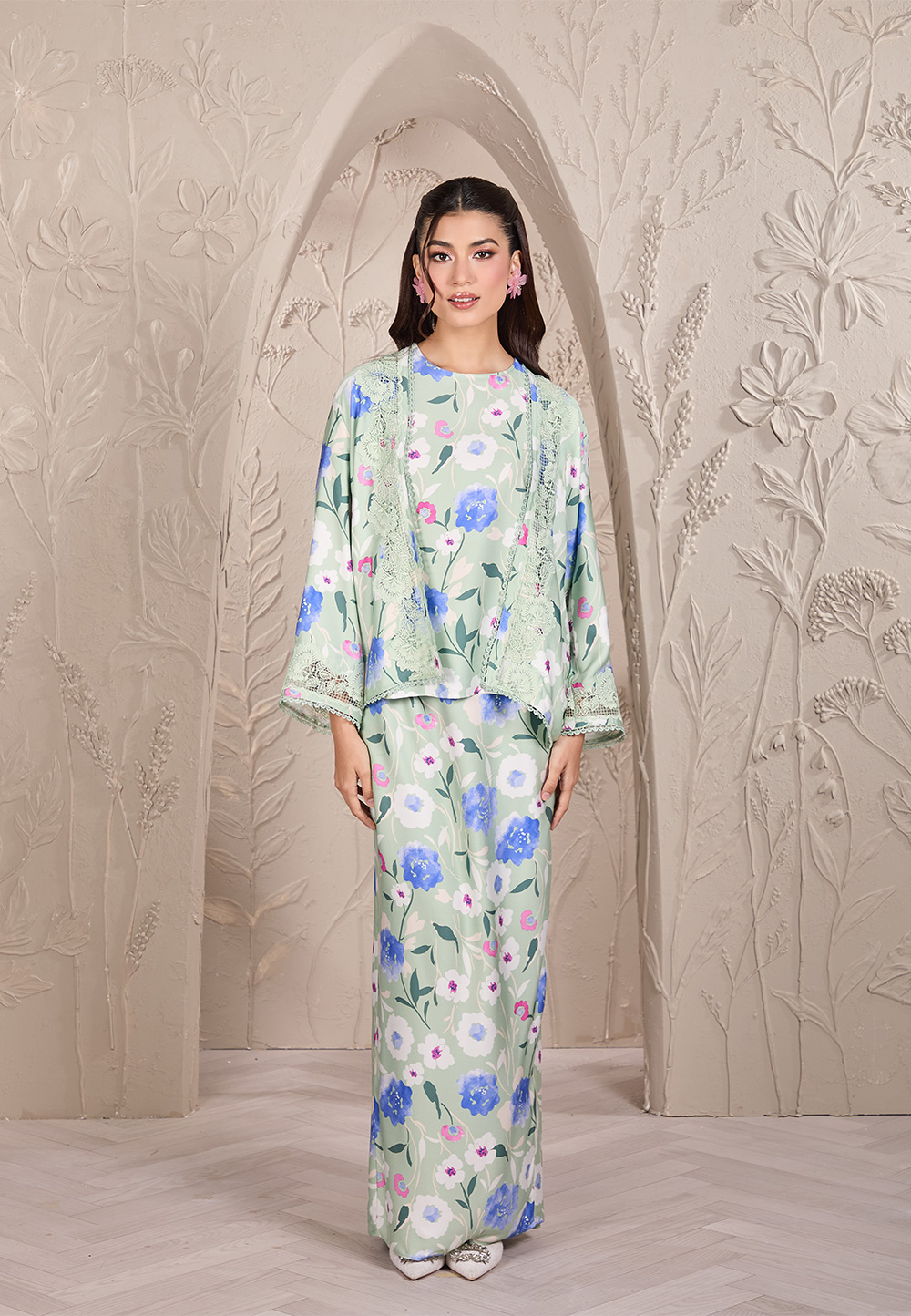 Jocelyn baju kurung in sage green - Image 2