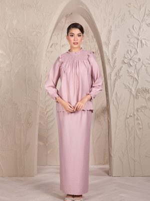 Lian baju kurung in dusty pink