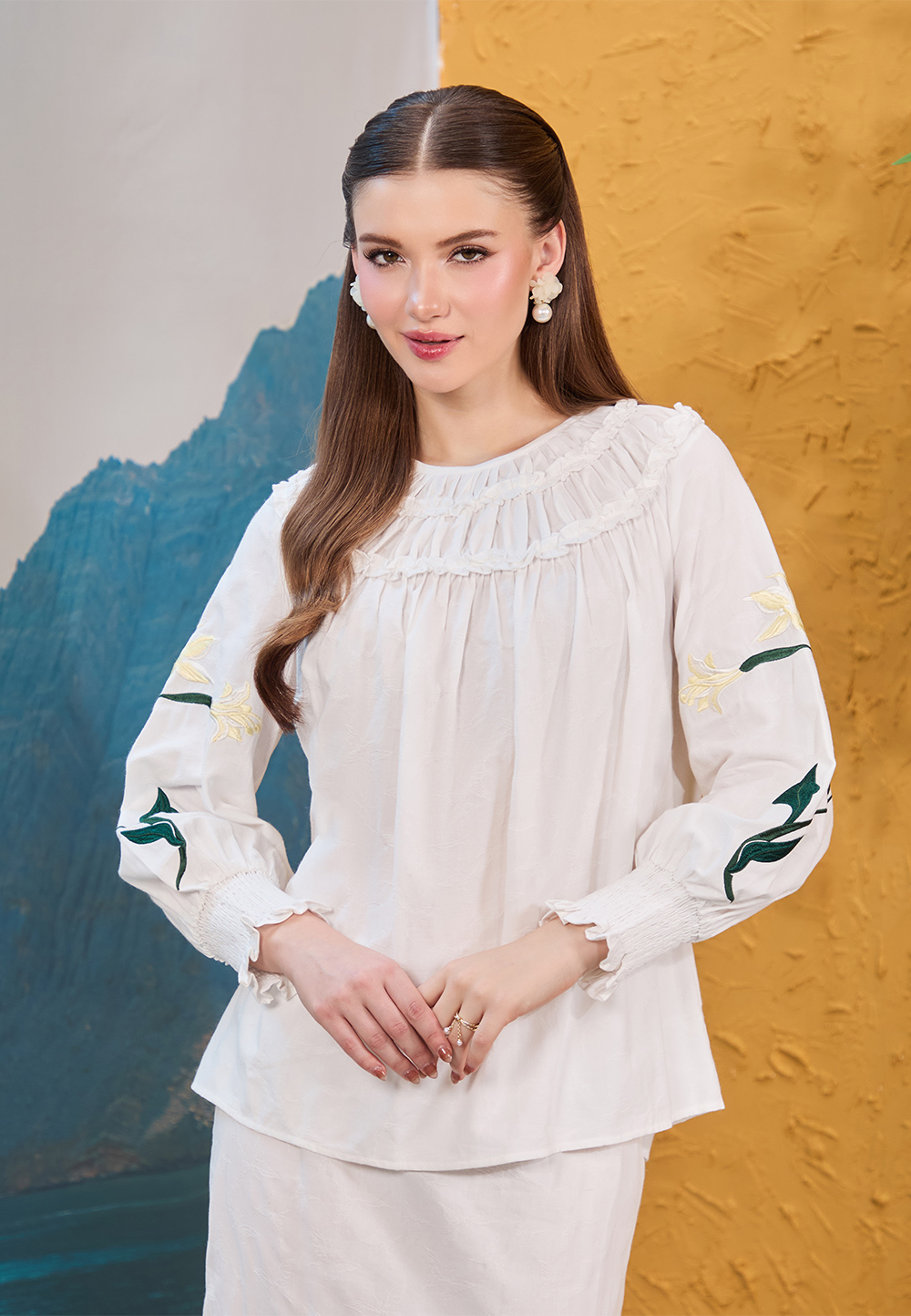 Surya baju kurung in white - Image 3