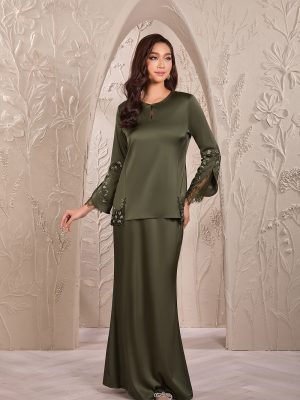 Ayline baju kurung in rifle green