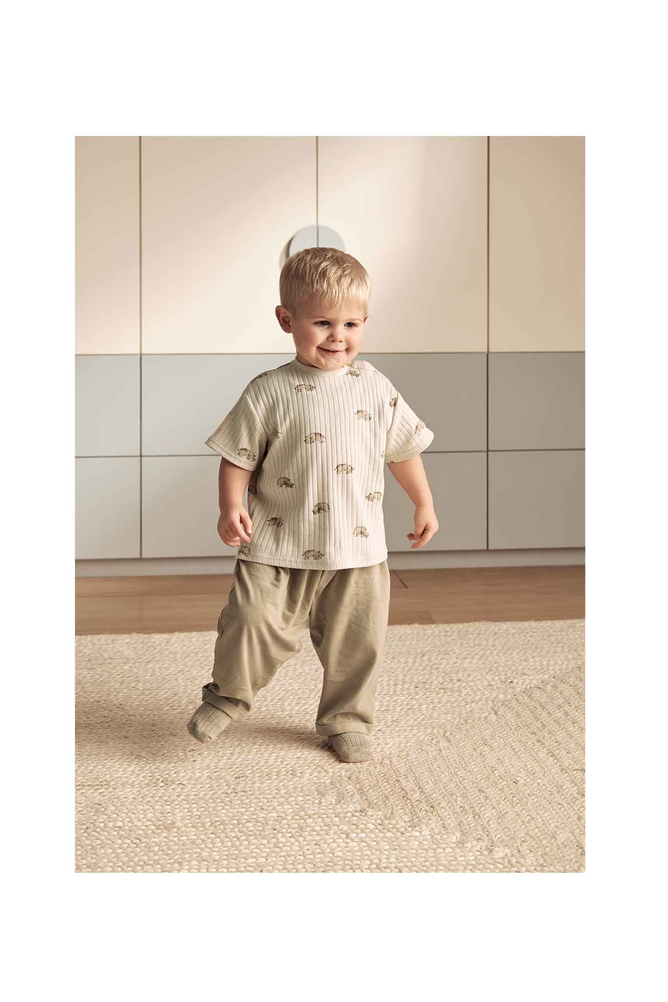 mamas & papas t shirt and trouser 2 pack