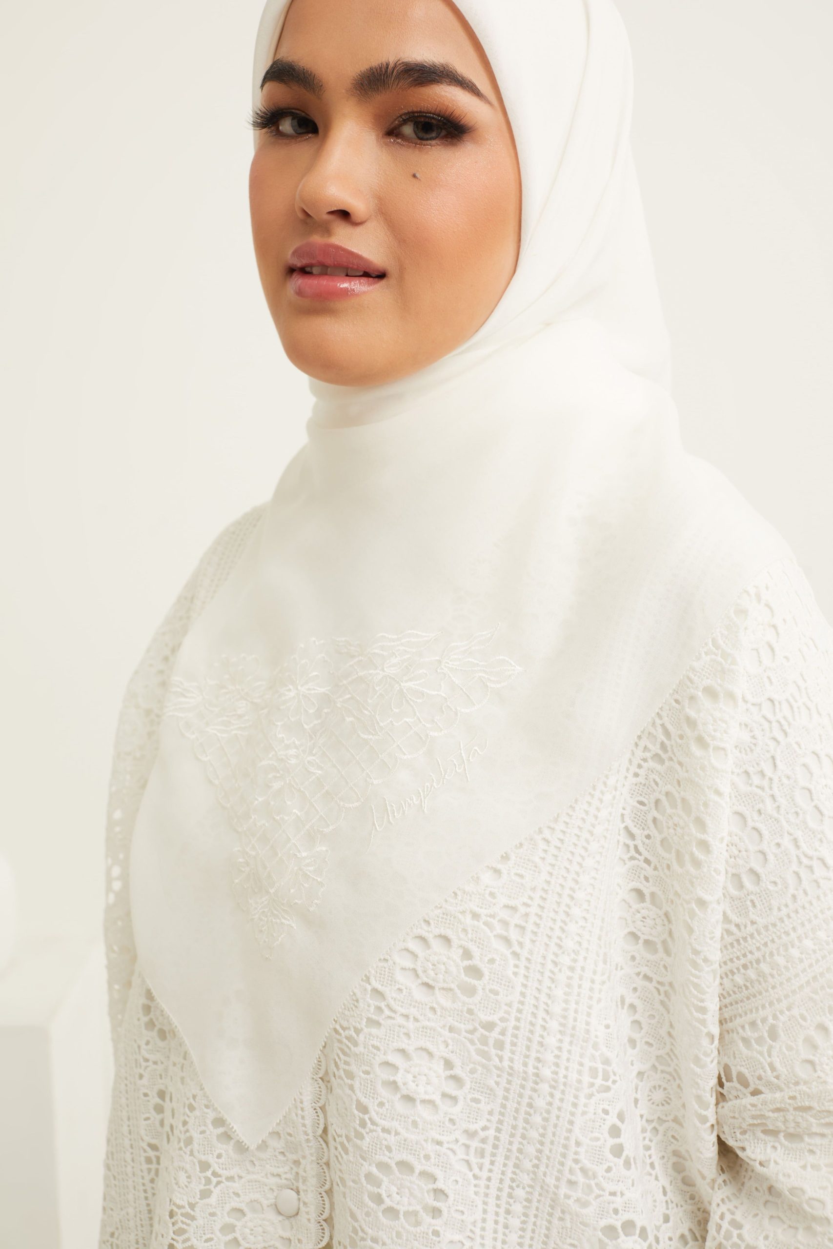 sajwa white square voile scarf (45 inch)